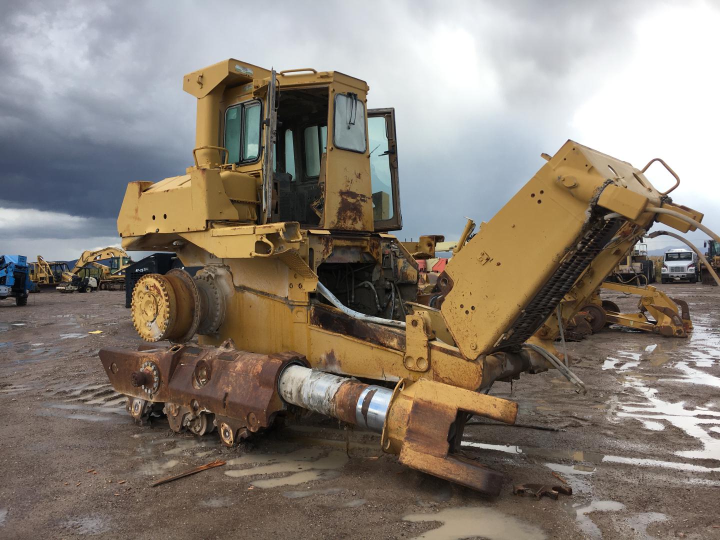 ./imagenes/INVOICE/2019/16222/BULLDOZER CATERPILLAR_D9N (1).JPG
